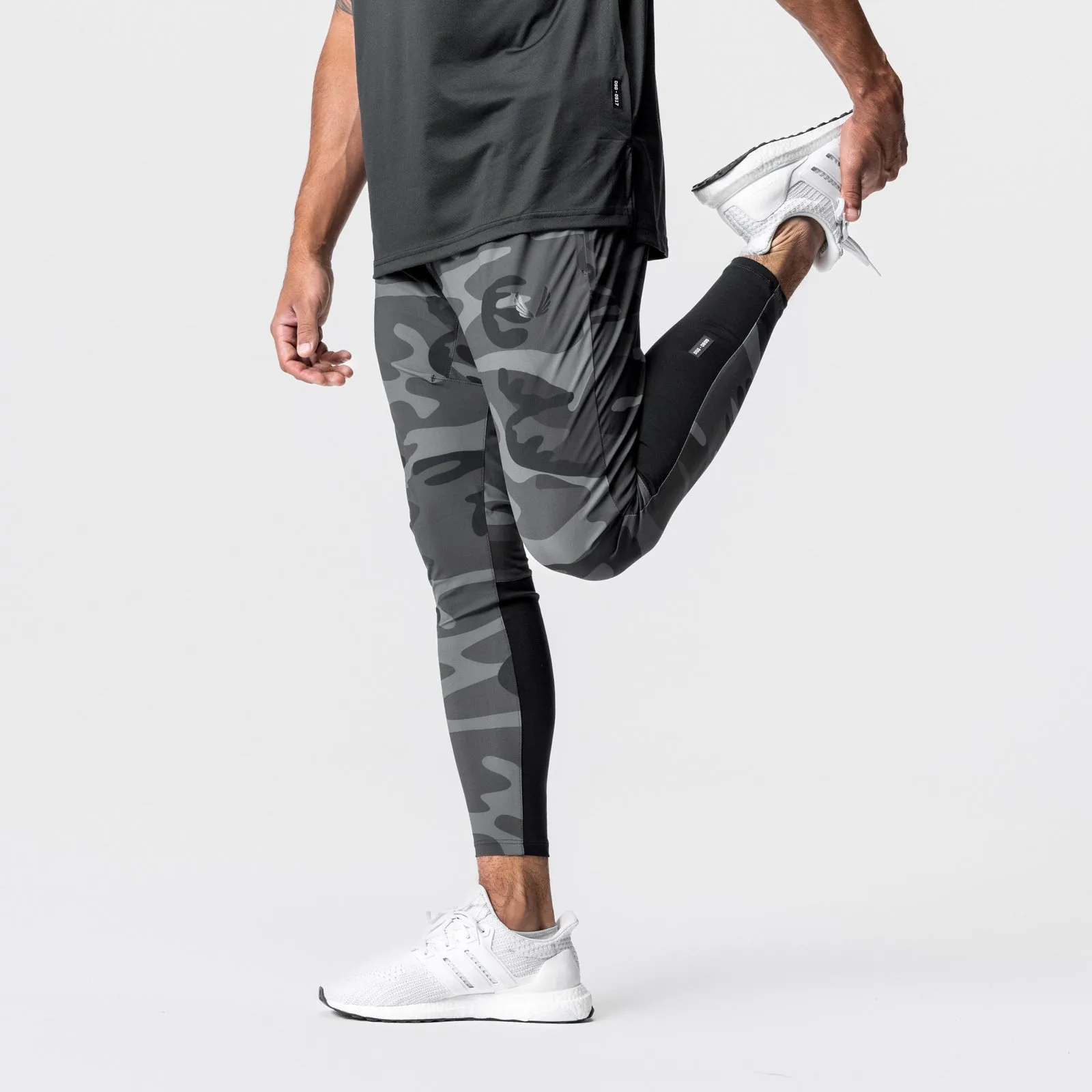 0699. TETRA-LITE™ Hybrid Jogger - Black Camo