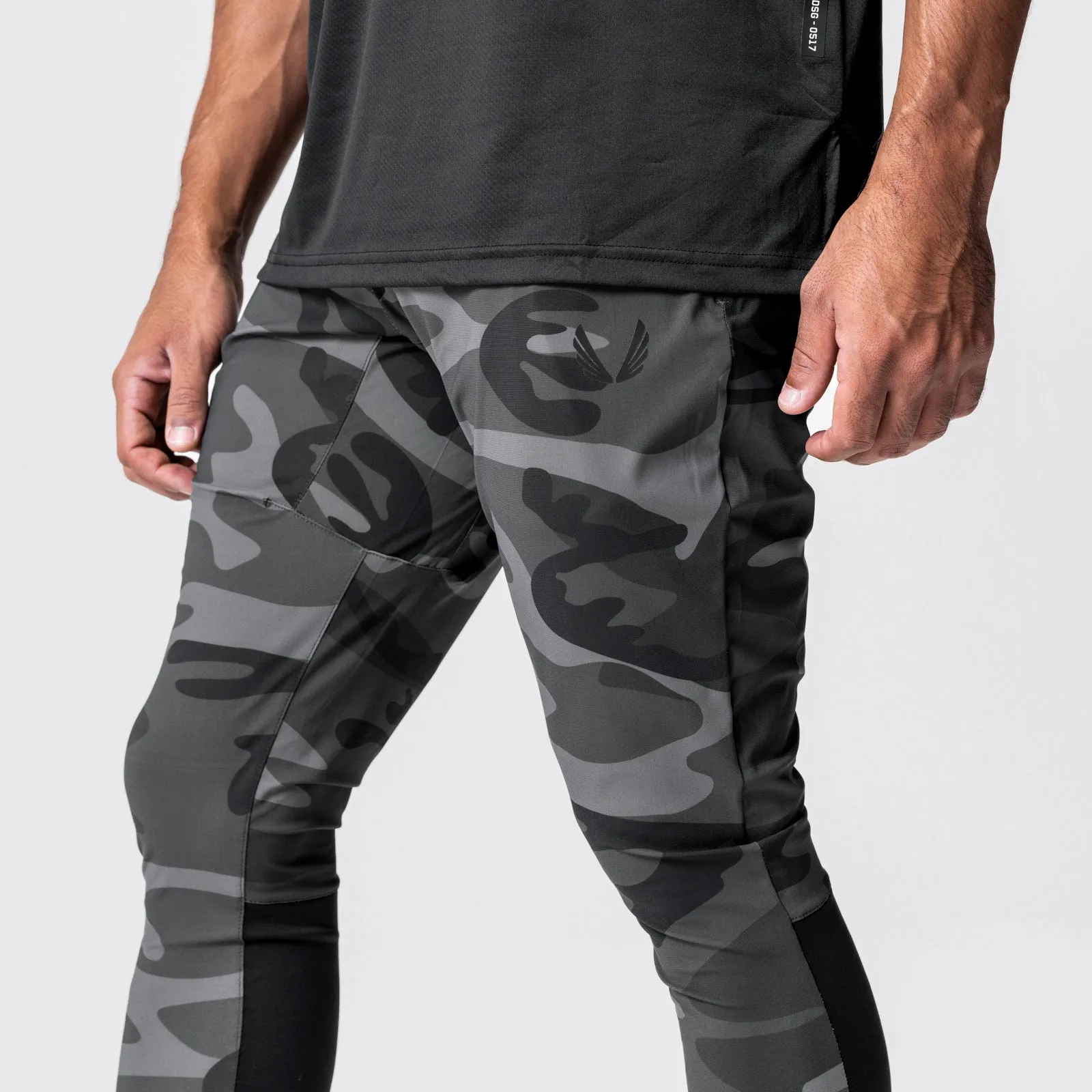 0699. TETRA-LITE™ Hybrid Jogger - Black Camo