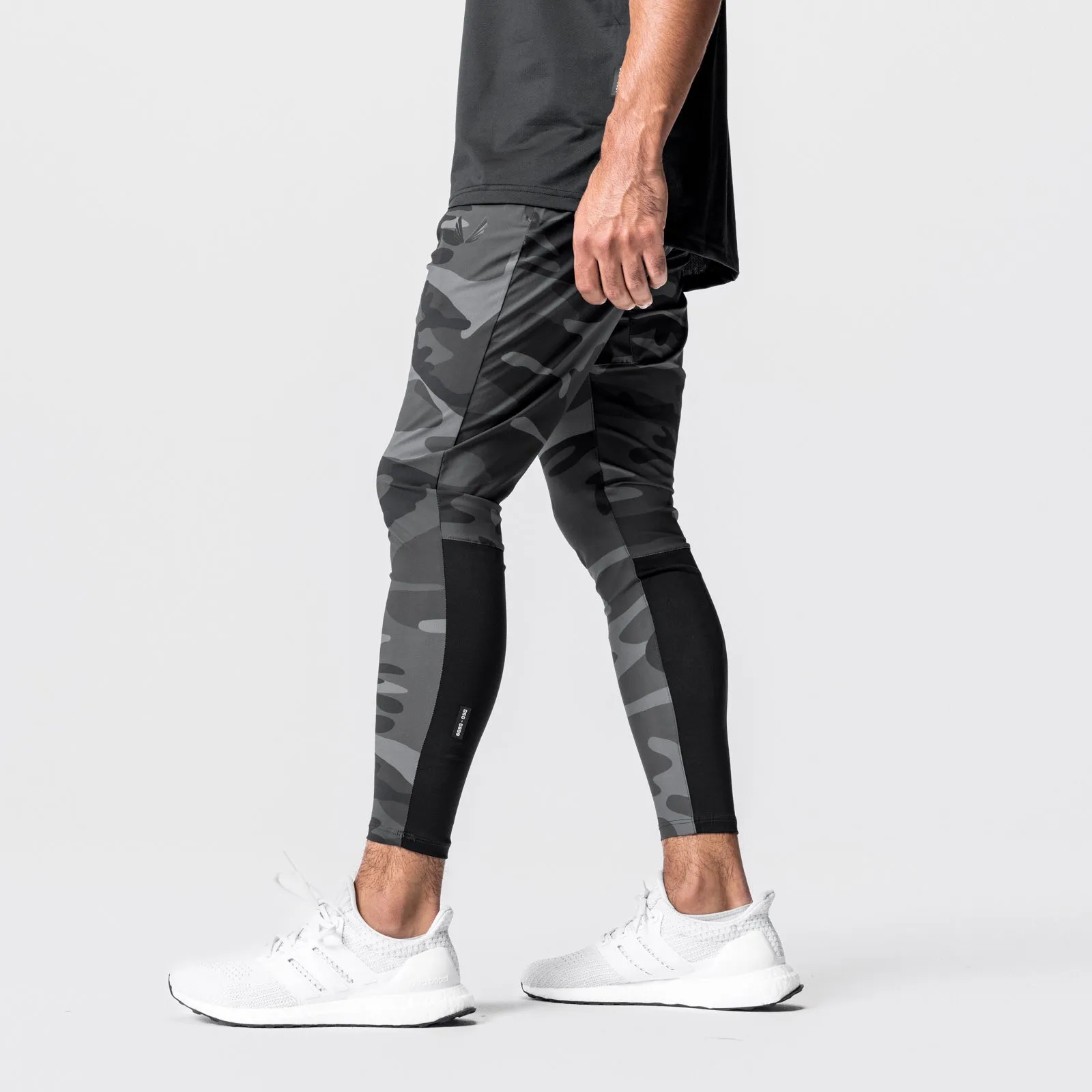 0699. TETRA-LITE™ Hybrid Jogger - Black Camo