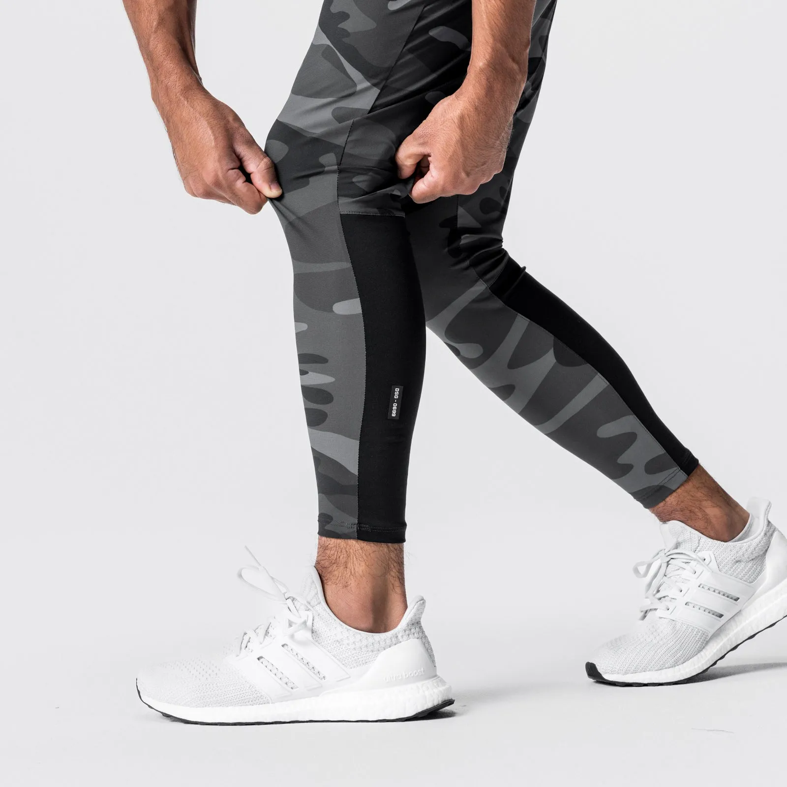 0699. TETRA-LITE™ Hybrid Jogger - Black Camo