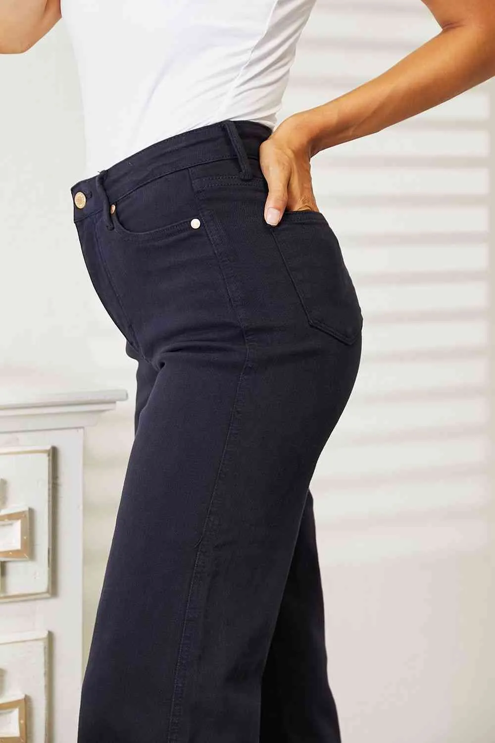 *APP EXCLUSIVE* Judy Blue Tummy Control Wide Cropped Jeans - Navy