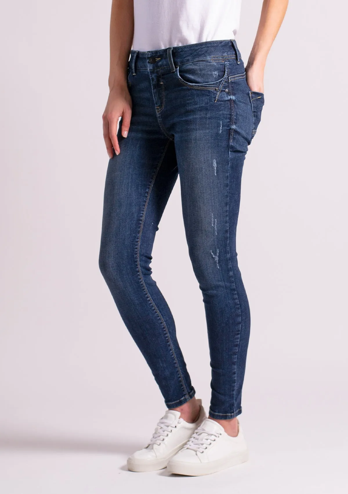 Cynthia Y Luni Mid Rise Slim Ankle Jean