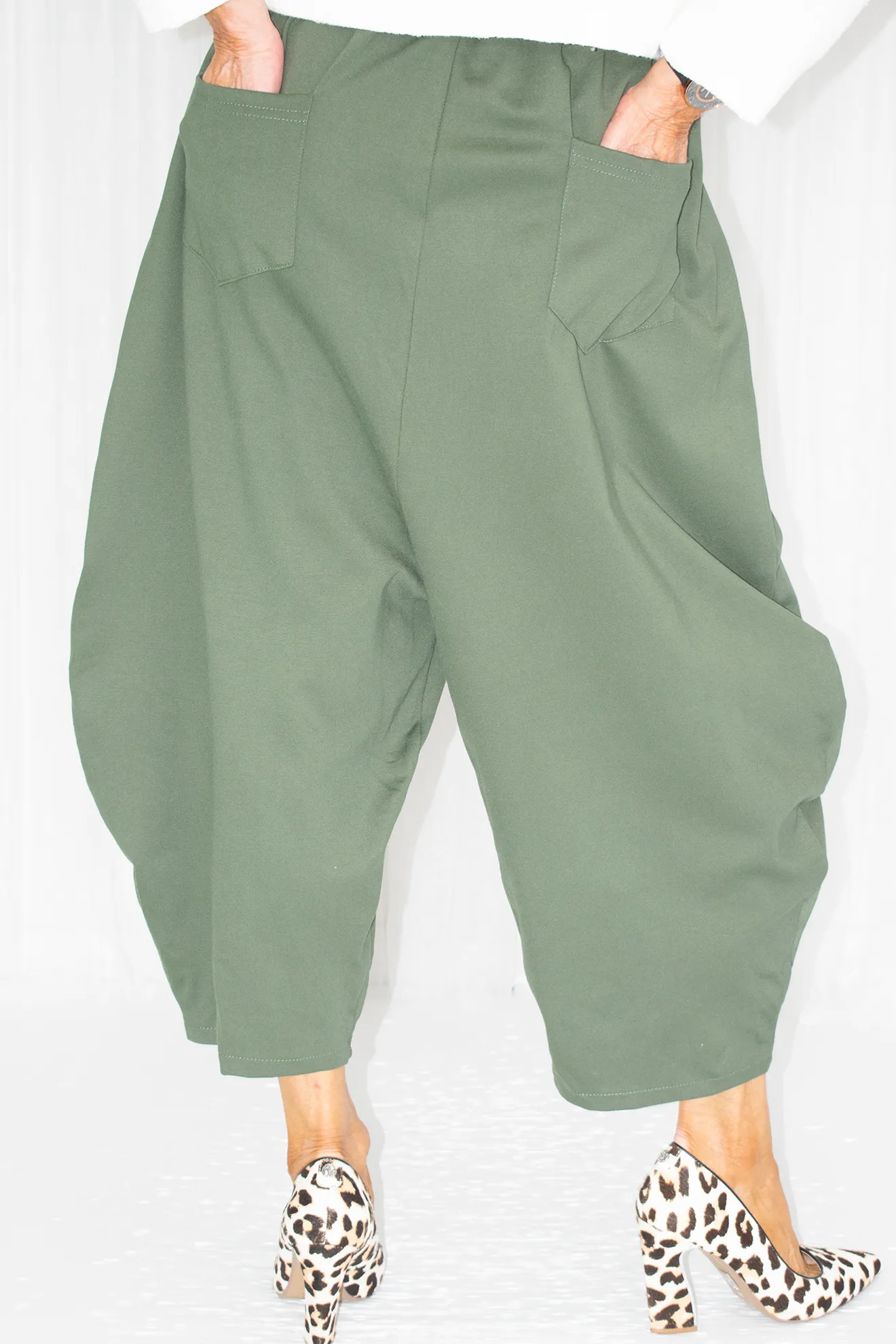 Eileen Scuba Horseshoe Trouser in Khaki