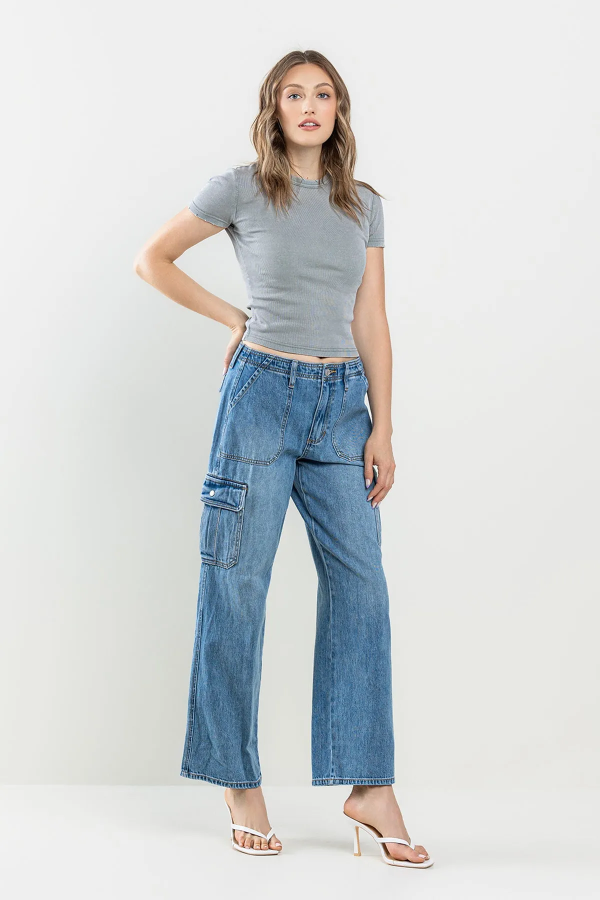 HIGH RISE WIDE STRAIGHT JEANS WITH CARGO POCKETS IN MEDIUM WASH  / SP-P12402M