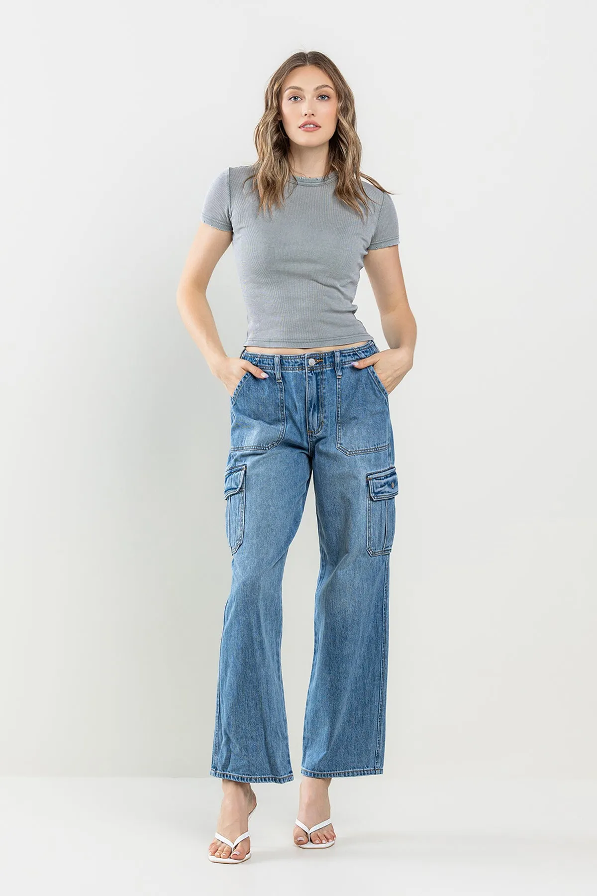 HIGH RISE WIDE STRAIGHT JEANS WITH CARGO POCKETS IN MEDIUM WASH  / SP-P12402M