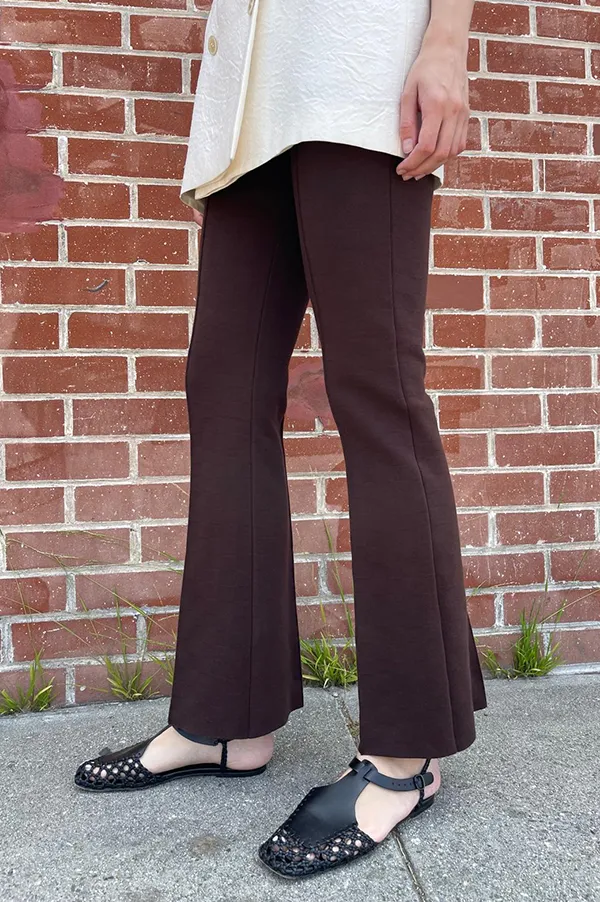 Long Kick Stretch-Cotton Pants in Chocolate