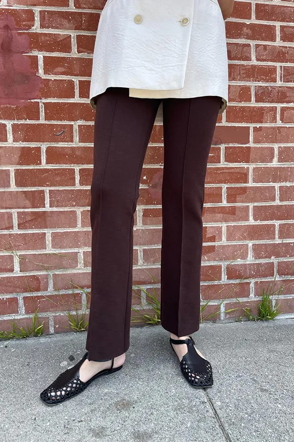 Long Kick Stretch-Cotton Pants in Chocolate