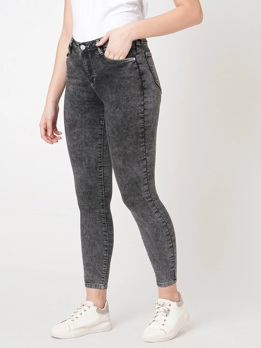 Women Mid-Rise Skinny Jeans